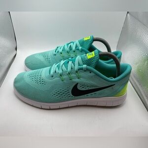 Nike Free RN turquoise women’s sneakers size 8.5/ 7Y